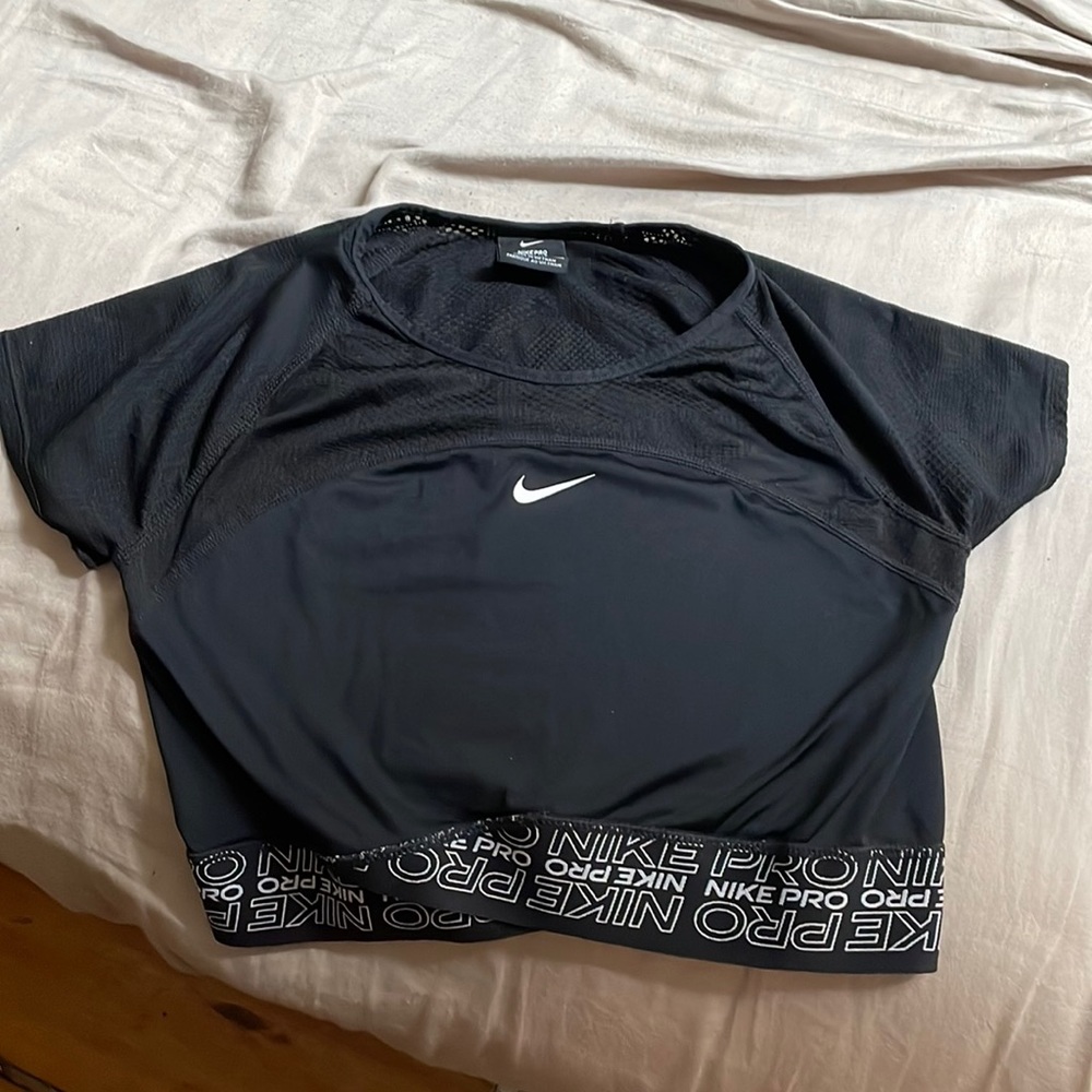 nike pro dri fit crop mesh training t-shirt